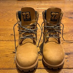 Timberland Brown Leather Boots with Lace-Up Design